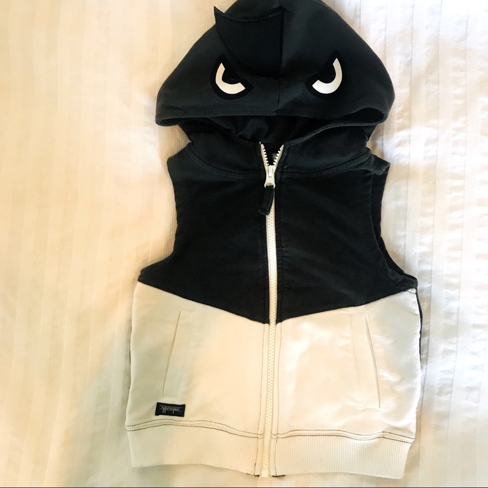 Unisex zip up sleeveless hoodie